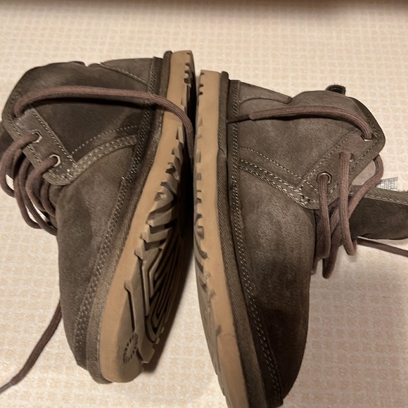 Ugg neumel womens boots size 7 used - Picture 4 of 5